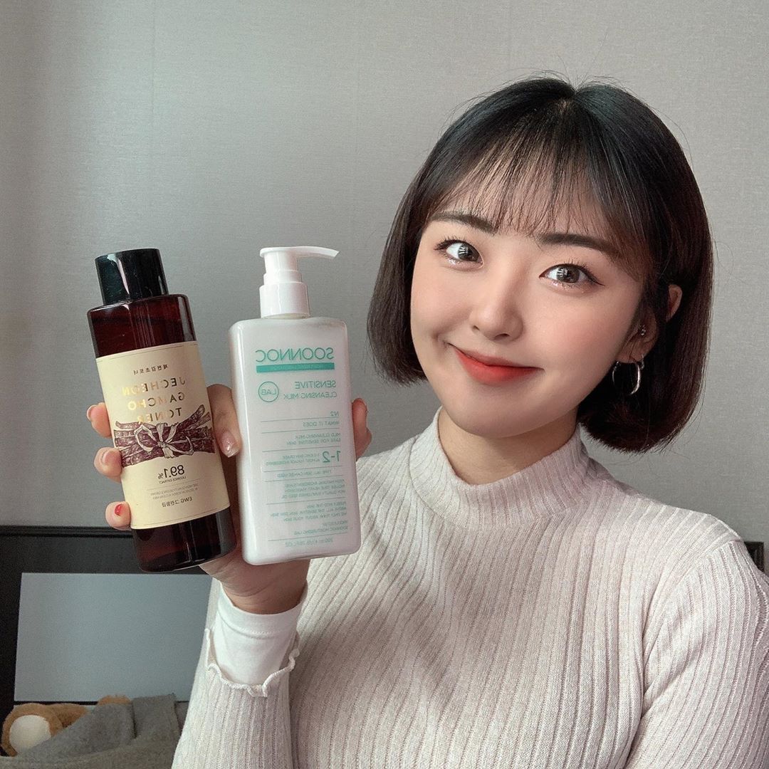 소영 on Instagram: “⠀ 순녹에서 보내주신 선물 ♡ ⠀ 제품이 진짜 순한데 세정력도 좋아서 앞으로 최애템 될 것 같당 피지랑 각질 제거까지 같이 되는 제품이라서 세수하고 나면 피부가 맨들맨들 ❕ ⠀  #센시티브클렌징밀크 #soonnoc #순녹 #클렌징밀크 #피지제거…”