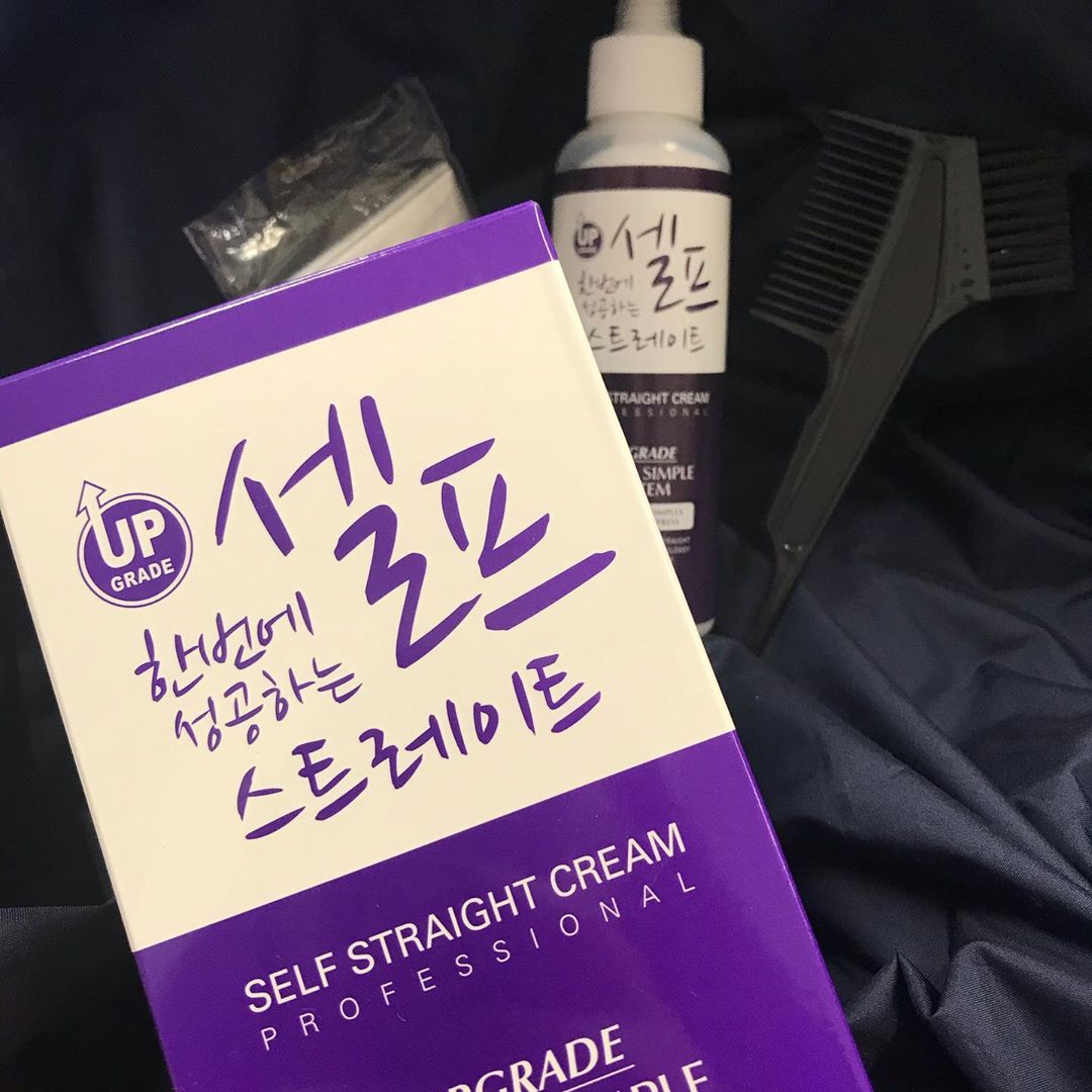 연이 on Instagram: “집에서도 혼자 간편하게 스트레이트💆🏻‍♀️ . . SELF STRAIGHT CREAM P R O F E S S I O N A L 한 번에 성공하는 셀프 스트레이트 . . SAFE & SIMPLE SYSTEM PATENTED COMPLEX ONE…”