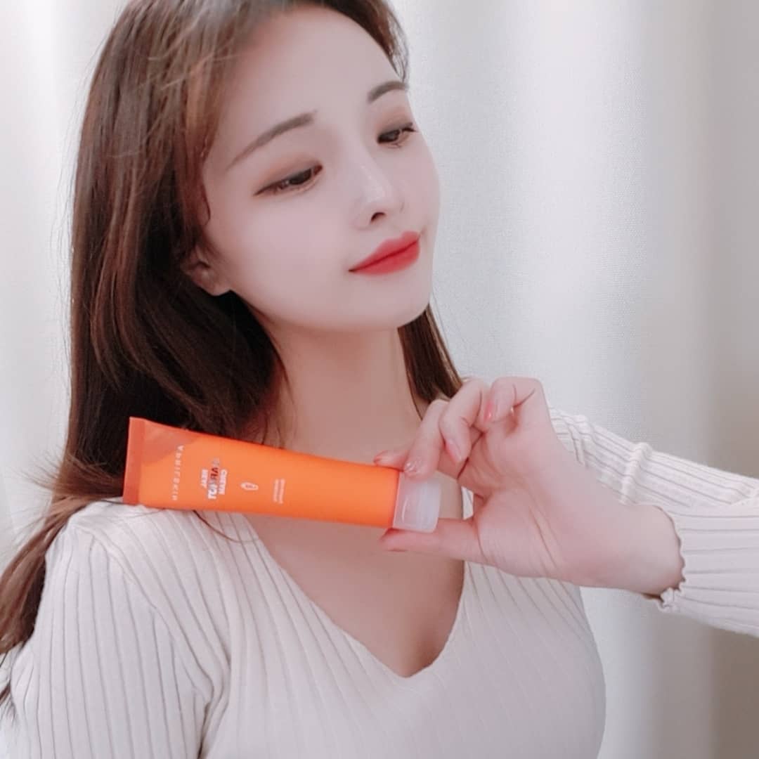 비니💕 on Instagram: “리얼 당근유래 3종함유로 피부진정&수분보습에 좋은 당근크림!! 비타민A,베타카로틴,펩타이드 콤플렉스등 피부에좋다는거 다때려넣음ㅎㅎ 예민한피부도 ok. 이제 피부예민해질땐 당근크림으로 진정시켜야겠다ㅎㅎㅎ . . . #에이프릴스킨 #aprilskin…”