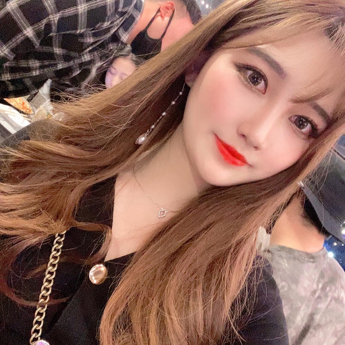 1년에 한번씩은 가는 #강릉솔게스트하우스 #루프탑바베큐파티
.
갈때마다 좋은사람들과 재밌게 놀고 좋은 추억 많이 남기고 가요😊
.
.
어제 무대를 씹어먹었던 우리 dduni_99 
이 언니 텐션 따라갈 자 없어서 게스트하우스 페이지까지 올라와버렸죠 .
.
여름에는 파티에 숙박까지 하러 갈게요>__<
.
.
.
#강릉게스트하우스 #솔게스트하우스 #강릉서핑 #양양서핑 #강릉여행 #강릉 #여행스타그램