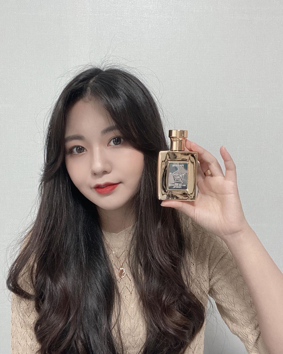  “금빛영롱한 포맨트 시그니처 퍼퓸코튼 썩세스⭐️ 패키지까지 고급스러워서 남자친구 선물용으로 딱좋은뎅😚 패키지 안쪽에는…”
