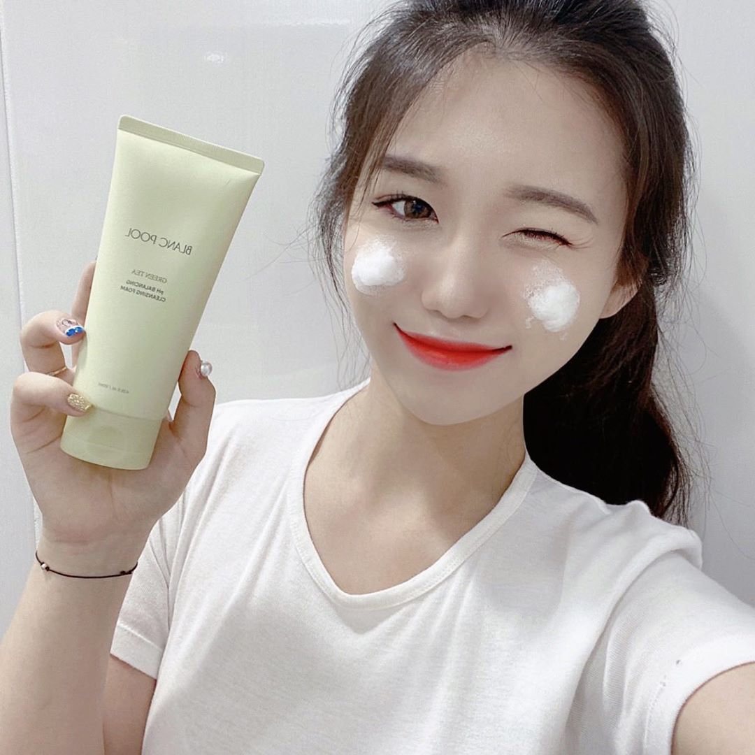  “💛 블랑풀 그린티 약산성 클렌징폼 💛 예민해진 피부에 더욱 신경가는 요즘 약산성 폼클렌징이 좋다는 소리를 여럿…”