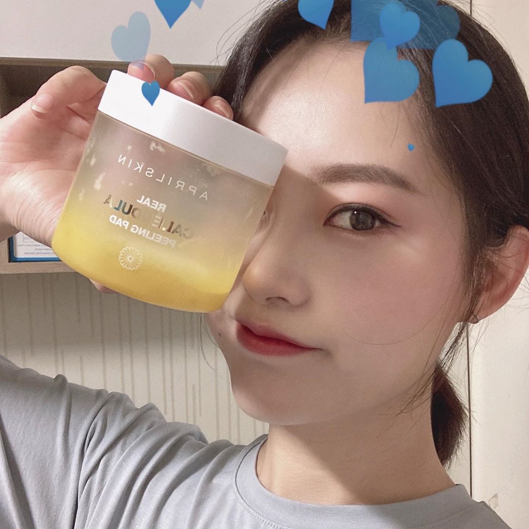  “제가 벌써 사용한 지 두 달이 다 되어가는 [에이프릴스킨 리얼 카렌둘라 필링 패드] 입니다! . - 카렌둘라 꽃잎과 꽃수가…”