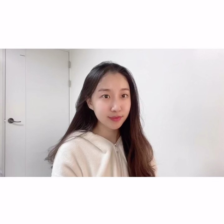  “Así me cuido las pestañas 🐰 porque me quedan muy poquitas 🤭
-
@dionel_official 
#디오넬 #dionel #디오넬시크릿래쉬 #시크릿래쉬 #속눈썹영양제 #속눈썹영양제추천 #속눈썹 #속눈썹연장”