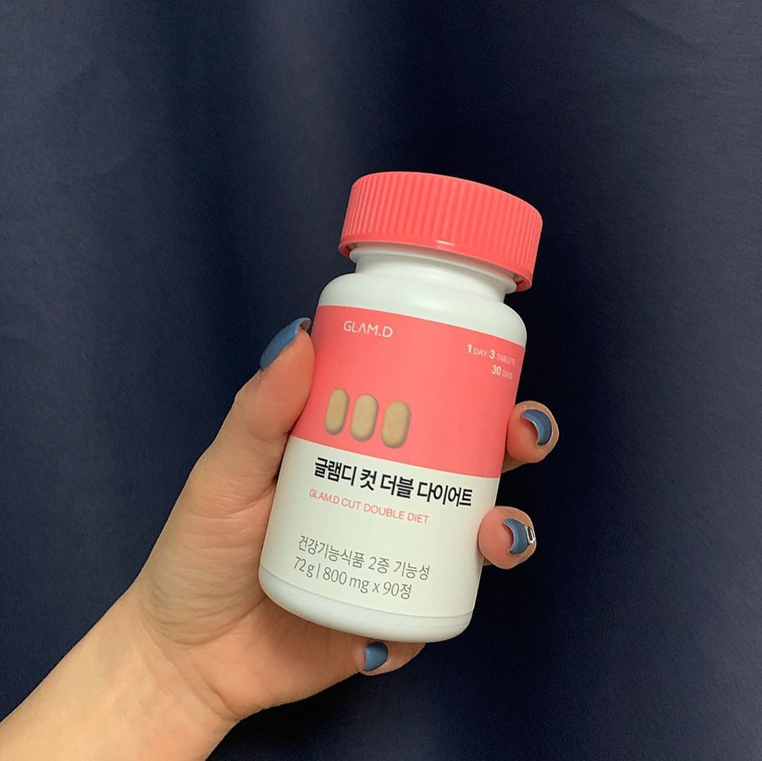  “체지방 감소와 탄수화물이 지방으로 합성되는 것을 억제하는데 도움을 주는 추출물로 이루어져 있는 똑똑한 다이어터를…”