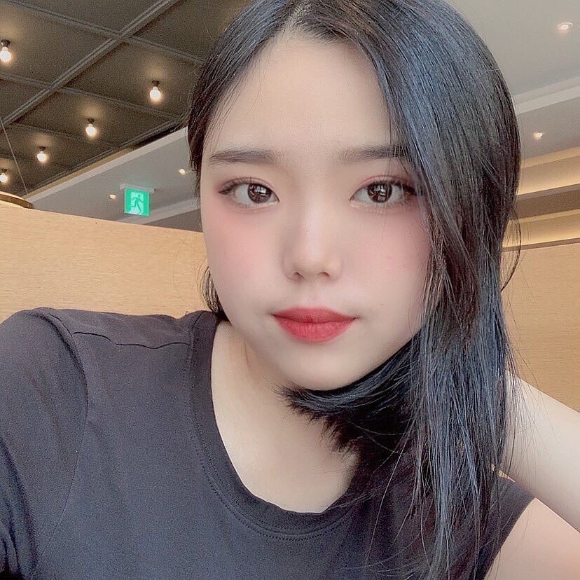 📝요즘 다시 빡공 중📝
빨리 셤 끝나고 놀러가고 싶다🤭
.
.
.
.

#셀피#selfie#셀스타그램##ootd#오오티디 #데일리룩#dailylook#daily#카페#투썸플레에스#카페공부#카공#일상#데일리#03#18#고딩#followme#f4f#likeforlike#팔로우미#좋테#좋반#좋아요반사#좋아요테러#소통해요#팔로우#맞팔