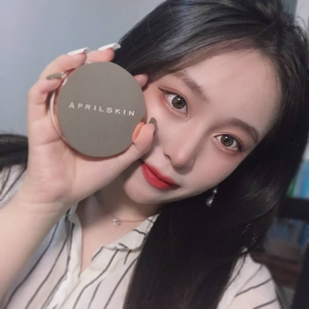 뽀삐 on Instagram: “🌟🌟에이프릴스킨 픽싱쿠션🌟🌟 . . . # 여름에 쓰기 좋게 끈적이지 않고 매트한 쿠션 # 땀흘려도 보송함을 유지할 수 있는 쿠션 # 속은 촉촉하고 겉은 보송한 상태로 하