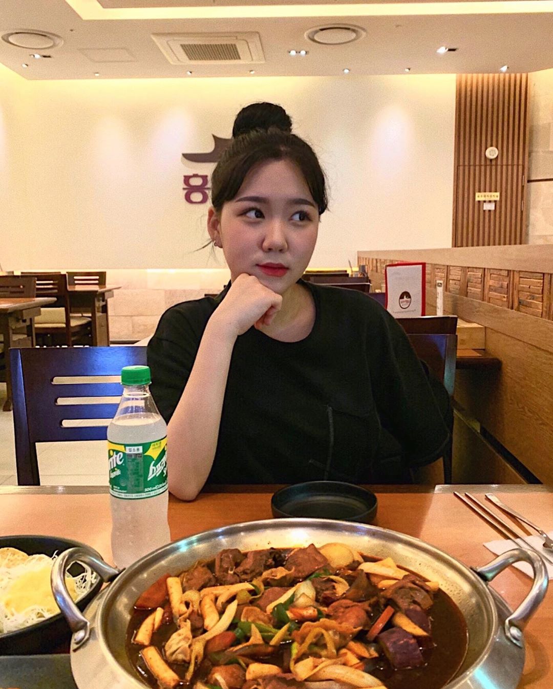 강아름 (@ar.916_) posted on Instagram: “@hbzzim 흥부찜닭 맛있게 잘 먹었습니다! 쾌적한 분위기+가성비 최고 ෆ⃛(ˇᵋ ˇෆೄ” • Jun 15, 2020 at 8:44am UTC