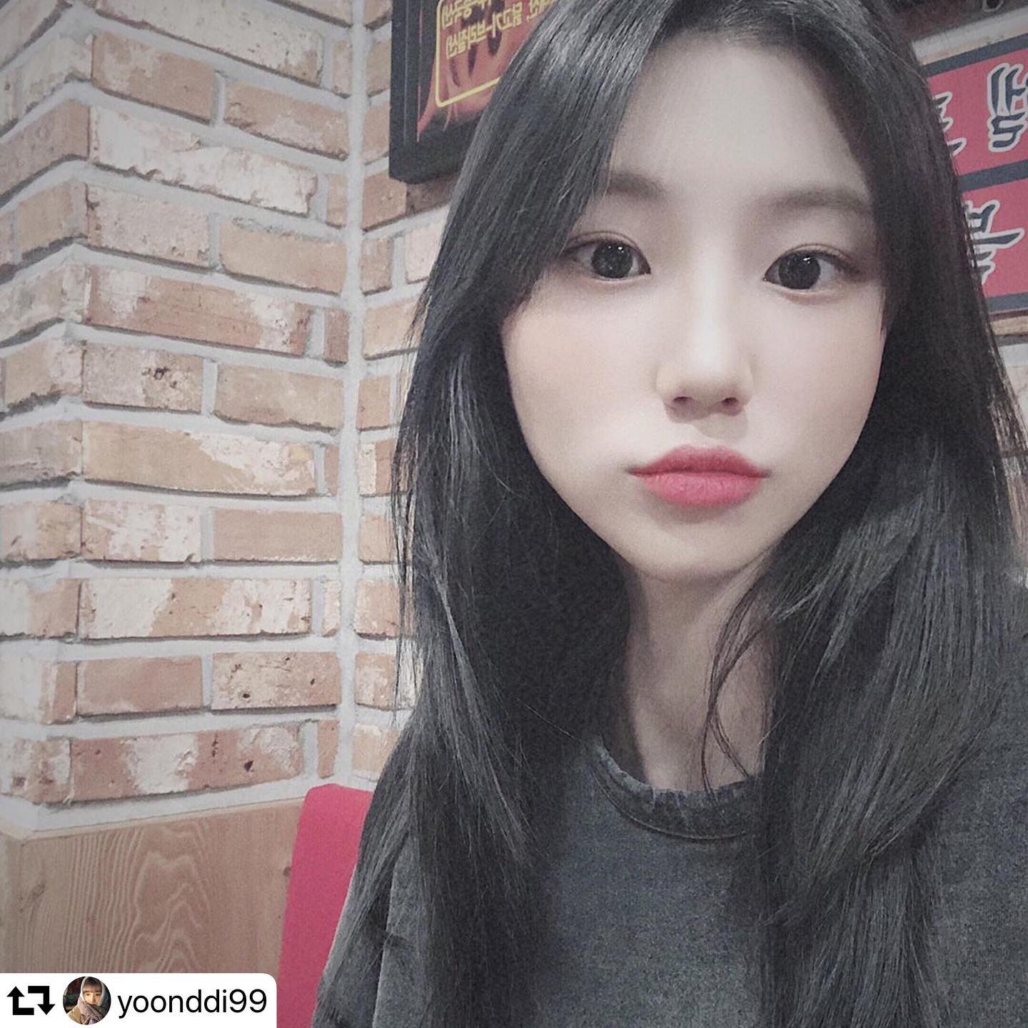 #repost yoonddi99
되게 이뿌셨던 고객님 🥰
마음에 드셨다니 다행입니당다라랑❣️
・・・
인생 첫 허쉬컷
내리인들 이곳이 헤어 맛집입니다

#리리살롱 #중앙대 #헤어맛집 #허쉬컷 #톤다운염색 #배경은무시