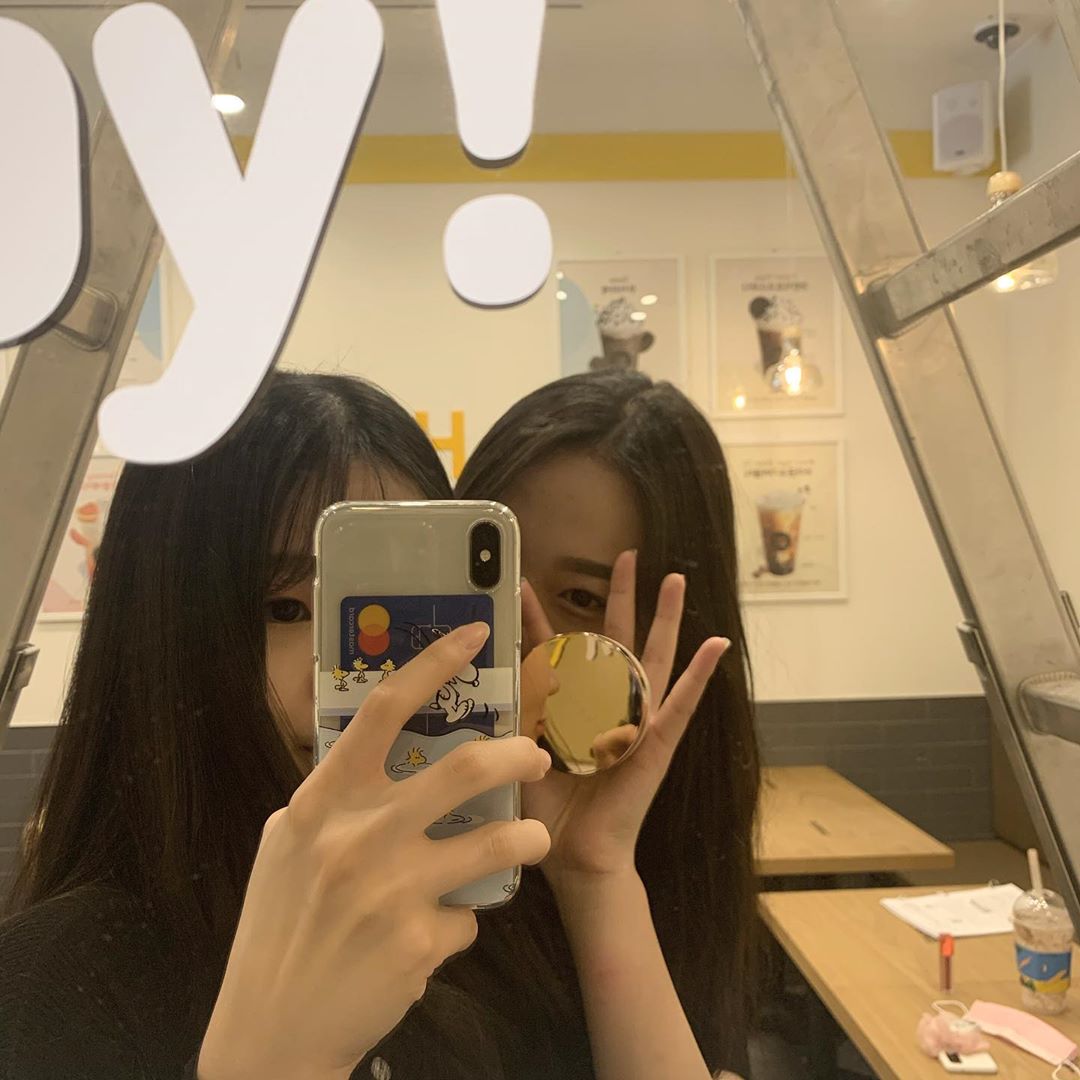 응세 on Instagram: “@yesjini0901 같이 살 찌는 중,, • • • • • • • • • • • #좋아요반사 #좋반 #좋아요 #좋반테러 #맞팔 #맞팔해요 #맞팔선팔환영 #좋아요테러 #에이프릴스킨 #aprilskin #픽