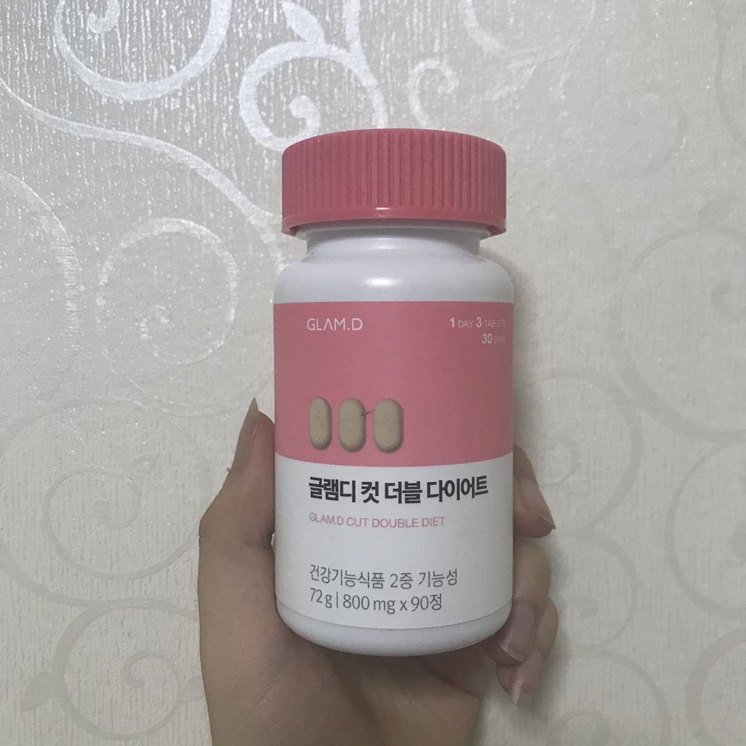 서희 on Instagram: “요즘 다들 살 빠졌다구 하던데 다 이거 덕분이지 💓 나 라면 엄청 좋아하는데 예전엔 라면 먹을때마다 살찔까봐 무서웠는데 요즘은 얘 덕분에 새벽 4시에도 마음놓고 라