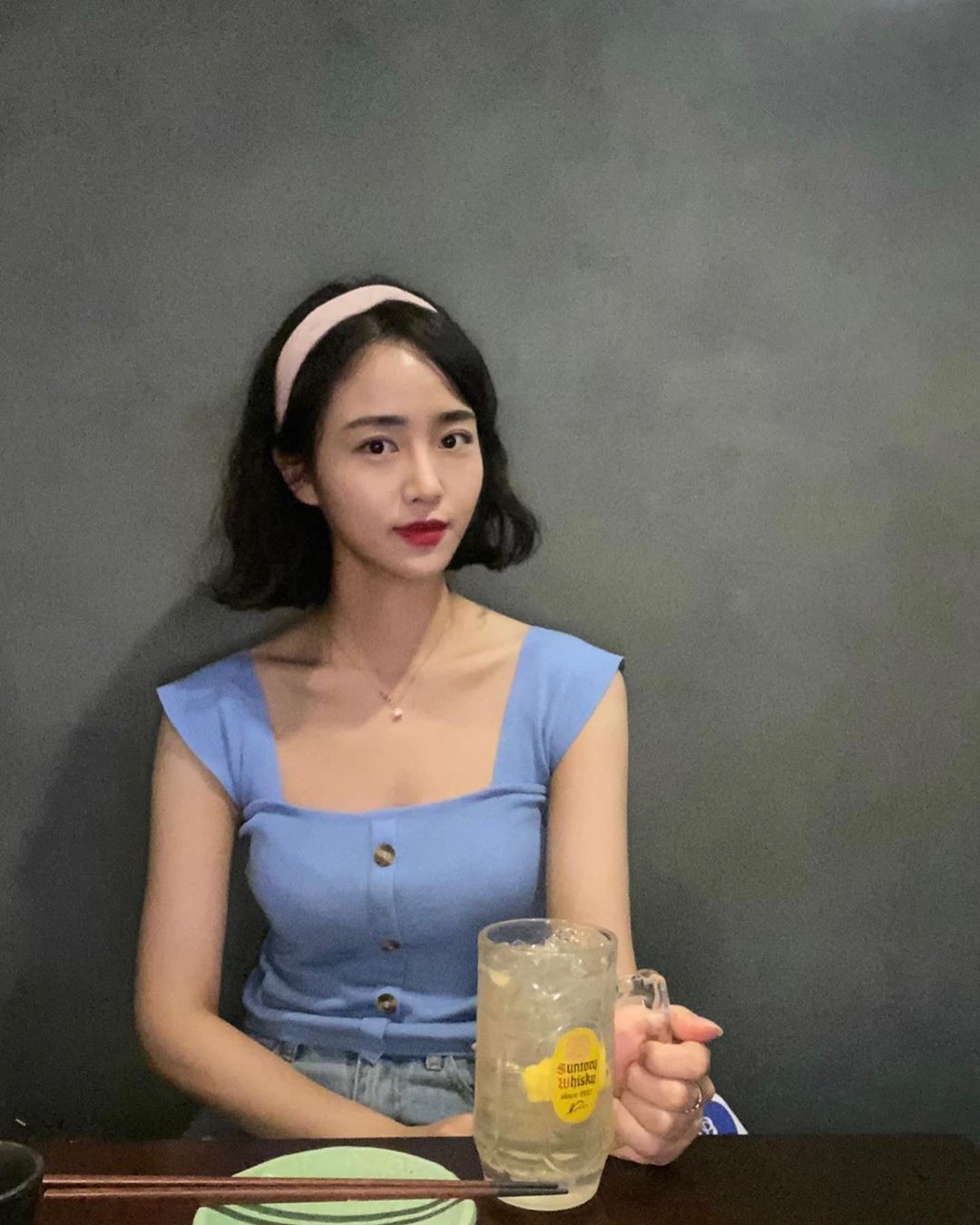 백초아 on Instagram: “#전복내장파스타 #사람잡는맛 😭 #닭날개가라아게 는 간장치킨맛🥶 실패 없는 메뉴 선정☝🏻 진짜 너무 맛있어서