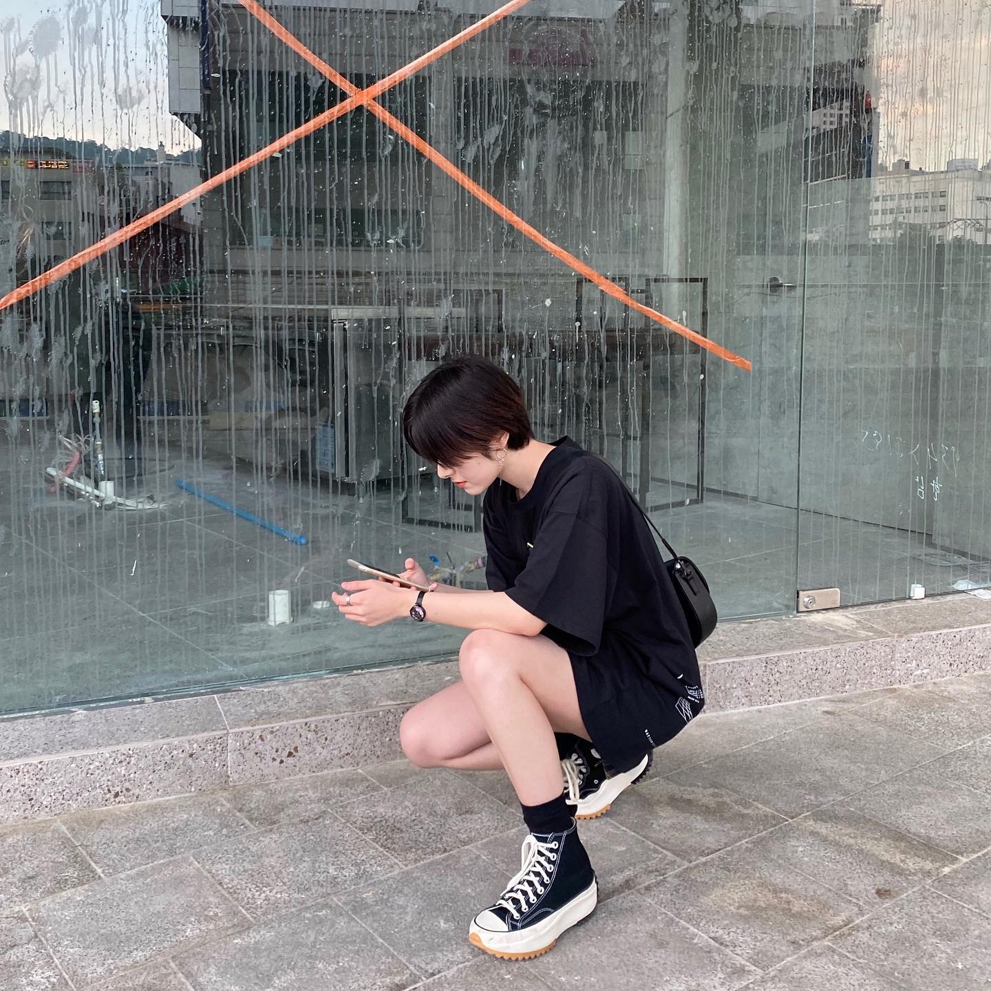 앉아 쏴 포즈와 을지로바이브 
#스트릿패션왕 #힙합퍼스트릿 #백족불여일착