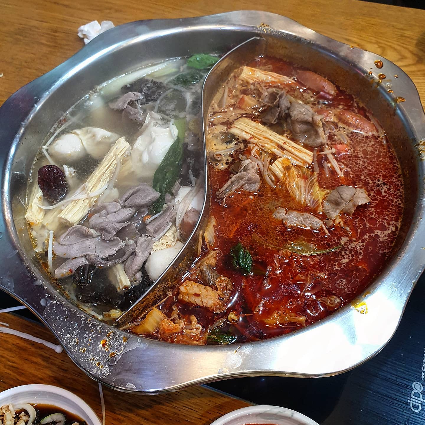 #zzuyum_신도림
#신도림맛집 #홍중샤브샤브 .
훠궈 먹을 주기가 됐다..
여기땜에 훠궈 딴데서 못 먹어~~~!