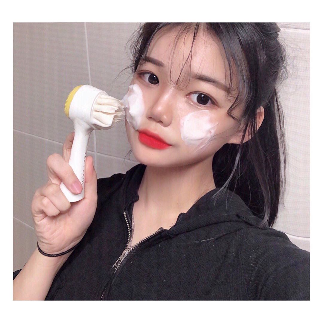 @6._12y on Instagram: “[에이프릴스킨 리얼 캐롯 아크네 폼 클렌저 & 리얼 클리닝 모공 브러쉬] - - - 피ᄇ