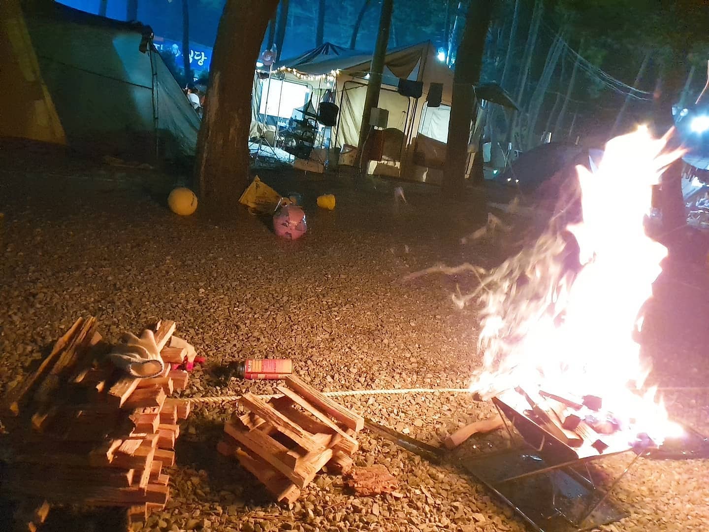 좋다 그냥 #불멍때리기🔥 .
월요일이 안왔으면 좋겠어요