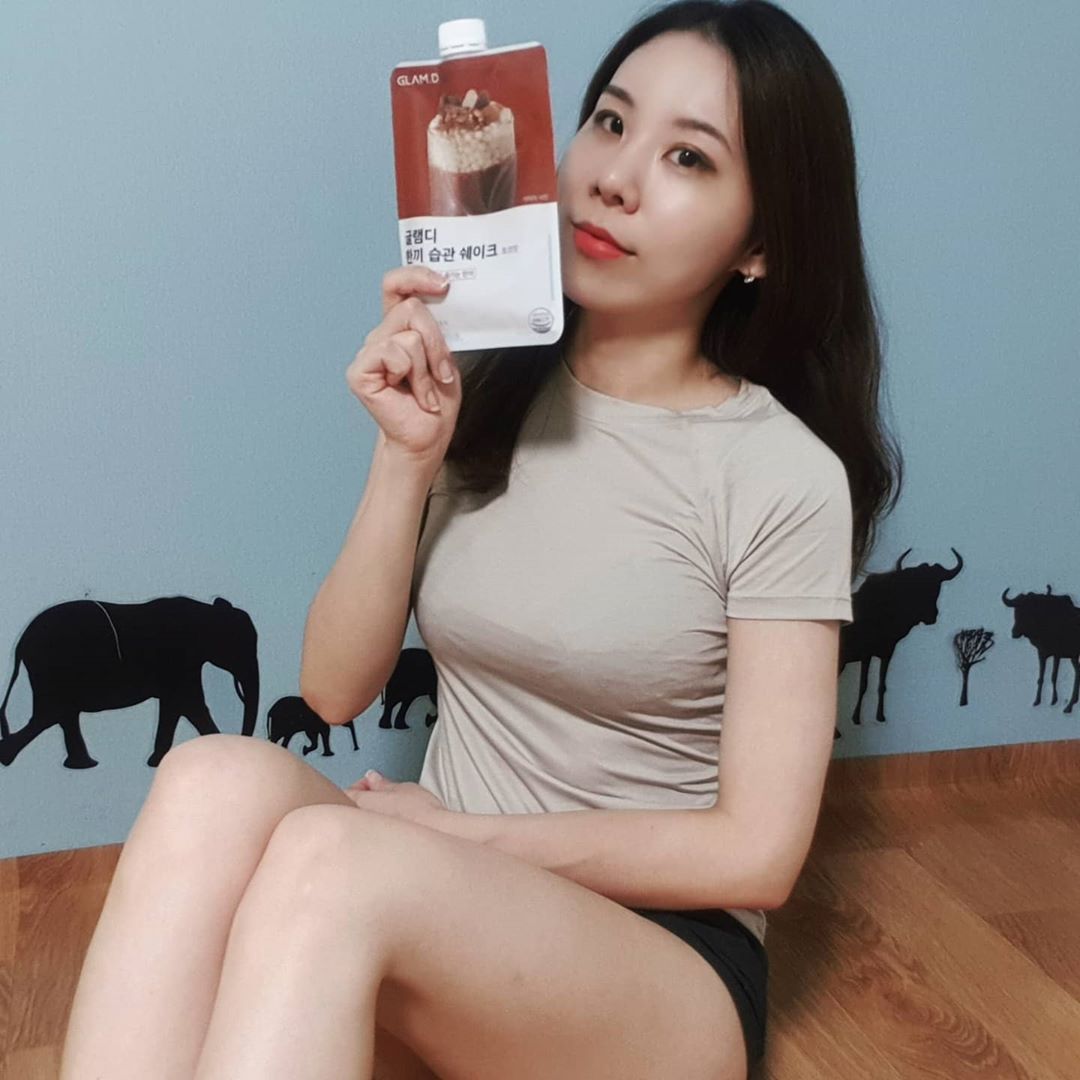 쩡미닝 on Instagram: “#협찬 다시 운동시작하니 식단이 너무 고민..😭 저같은 경우는 위가 안좋아서 살이 잘 안쪄서 고민이라 식사텀마다 음식섭취를 해줘야 살이 찐다고 하더라구용🤔 특히