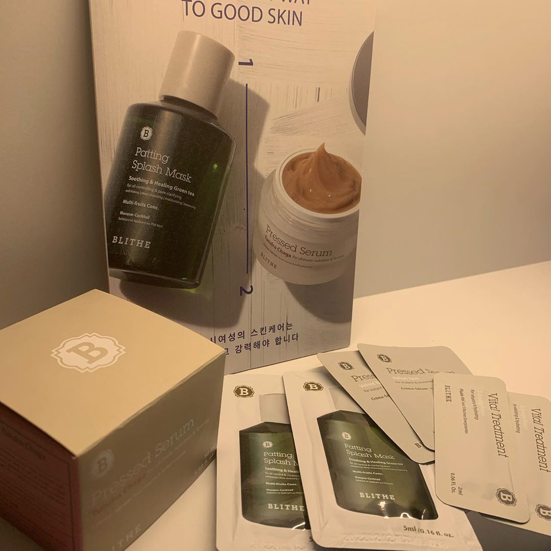 ▪️일상 on Instagram: “프레스드 세럼 툰드라 차가는 피부를 다독이는 탱글/탱탱한 텍스쳐의 고체 세럼으로, 힘 없고 거칠어져서 쳐지기 쉬운 피부에 탄력과 보습을 빵빵!! 요즘피