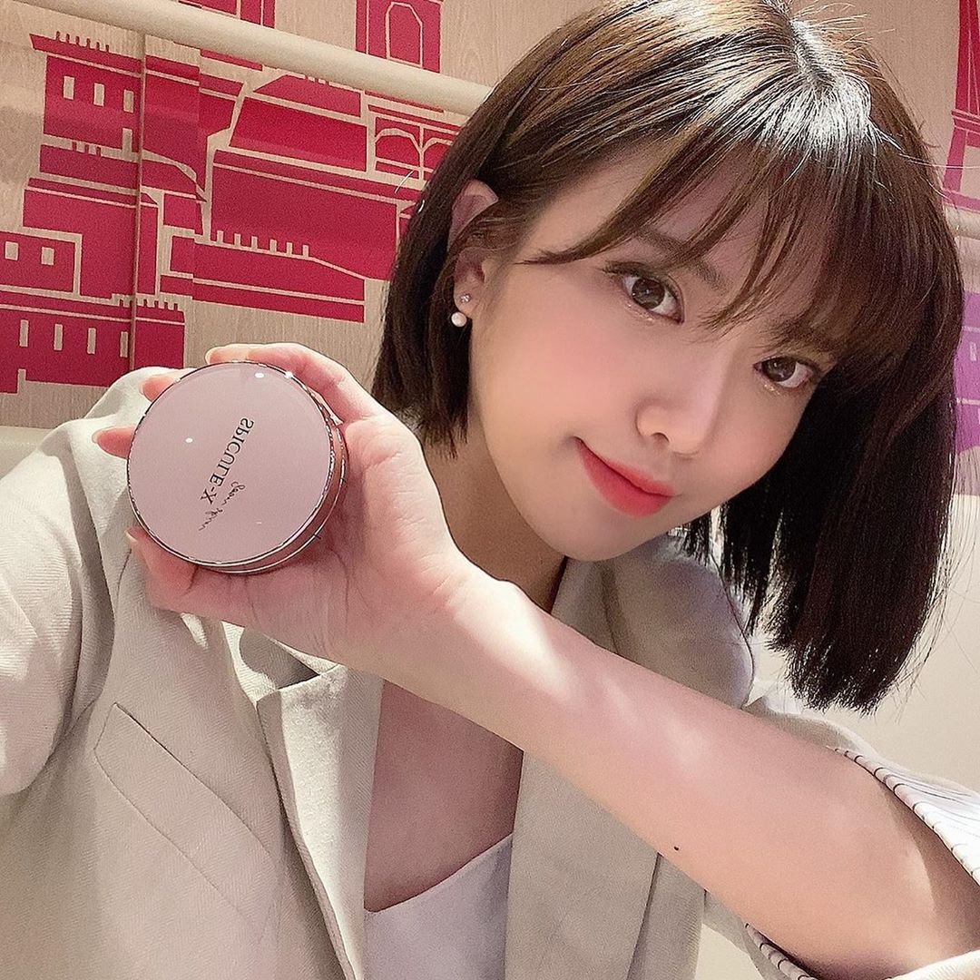 박성원 on Instagram: “오마낫 오색해라 🤭 #쿠션팩트#쿠션팩트추천#팩트추천#팩트쿠션#커버력좋은팩트#쿠션파데추천#톤업쿠션#커버쿠션#물광쿠션#쿠션파운데이션#쿠션커버#스
