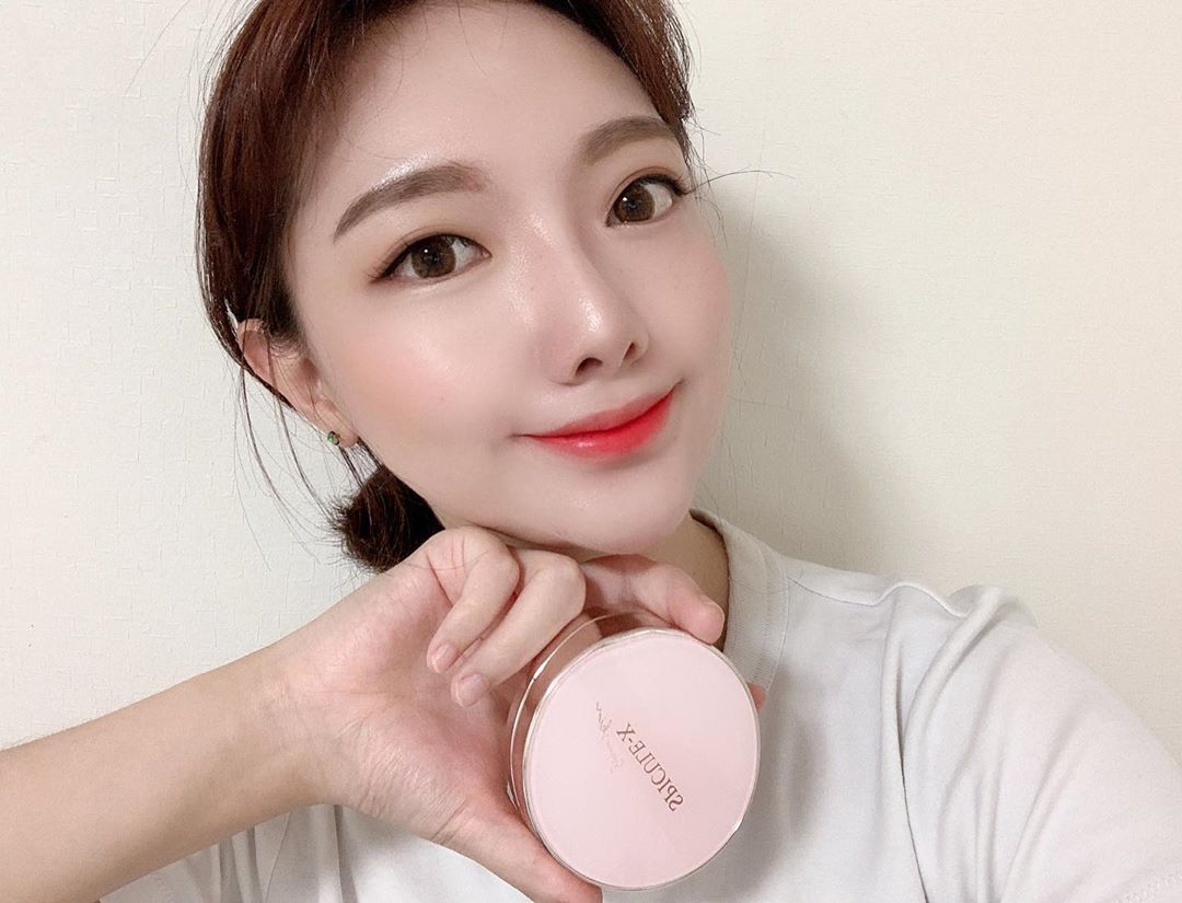 빛날 희熙 밝을 랑朗 on Instagram: “#광고 - 완전 저자극 - 21~23호 톤 아무나 사용해도 자연스러움 - 완전 광광 촉촉 (지성인들 비추) - 잘 무너지지 않음 - 펌핑식이라서