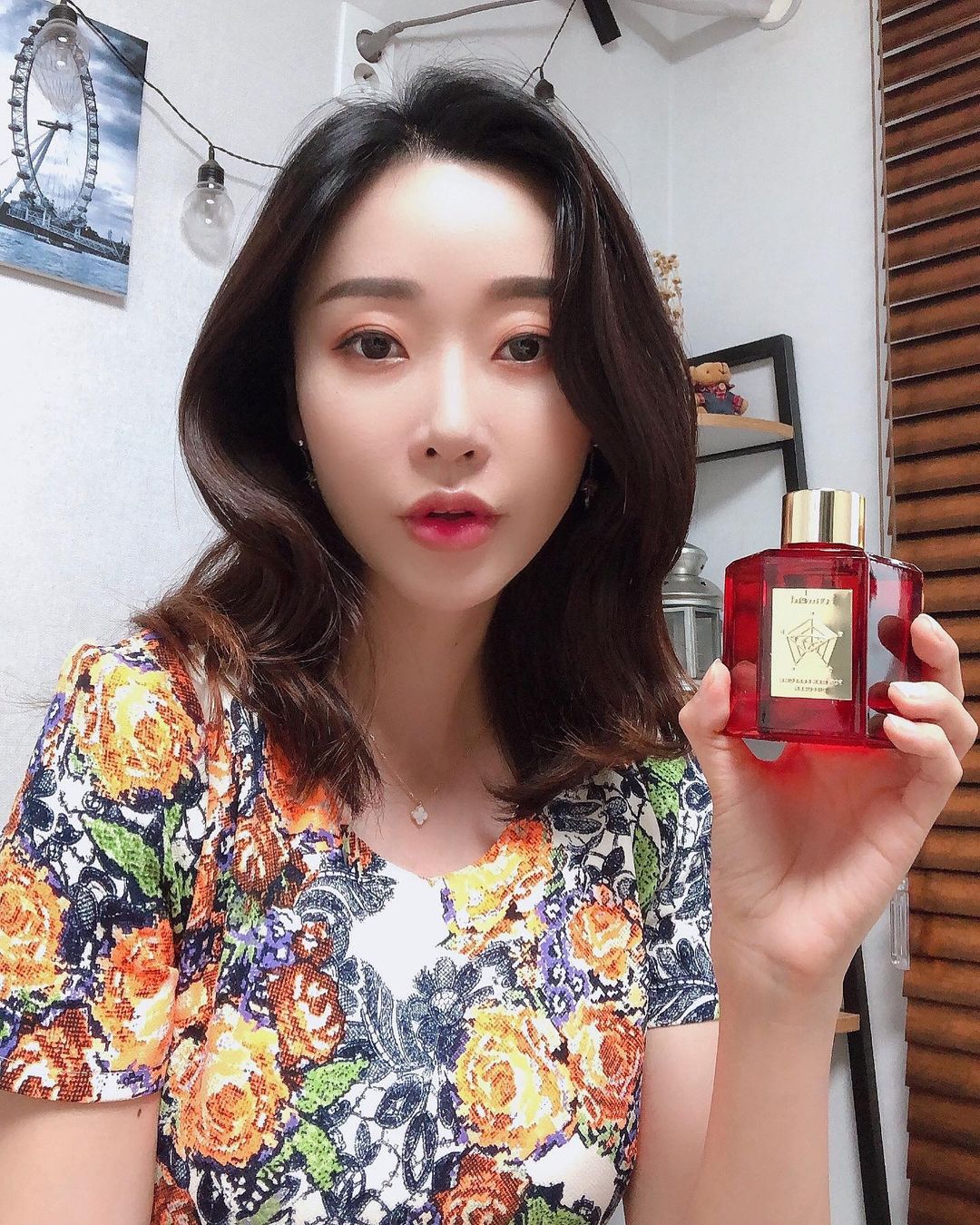 @space_jeong on Instagram: “#제품협찬광고 현관에 둘 디퓨저를 찾다가 고급스러운 패키지에 반해 주문했어용 컬러감이 정말 예뻐서 인테리어 소품으로 정말 좋네용~ 향은