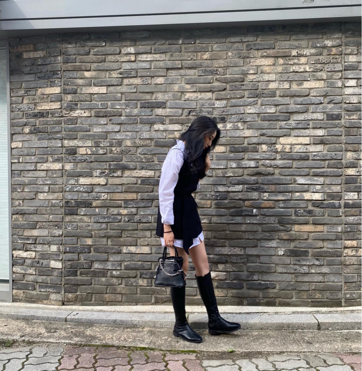 무릎에 바람들것어🌬
.
.
.
.
.
.
.

#첫줄 #일상 #데일리#소통 #팔로우  #좋아요 #selfie#daily#likeforlikes#ootd#패션스타그램#fff#익선동#카페거리#instaze#가을