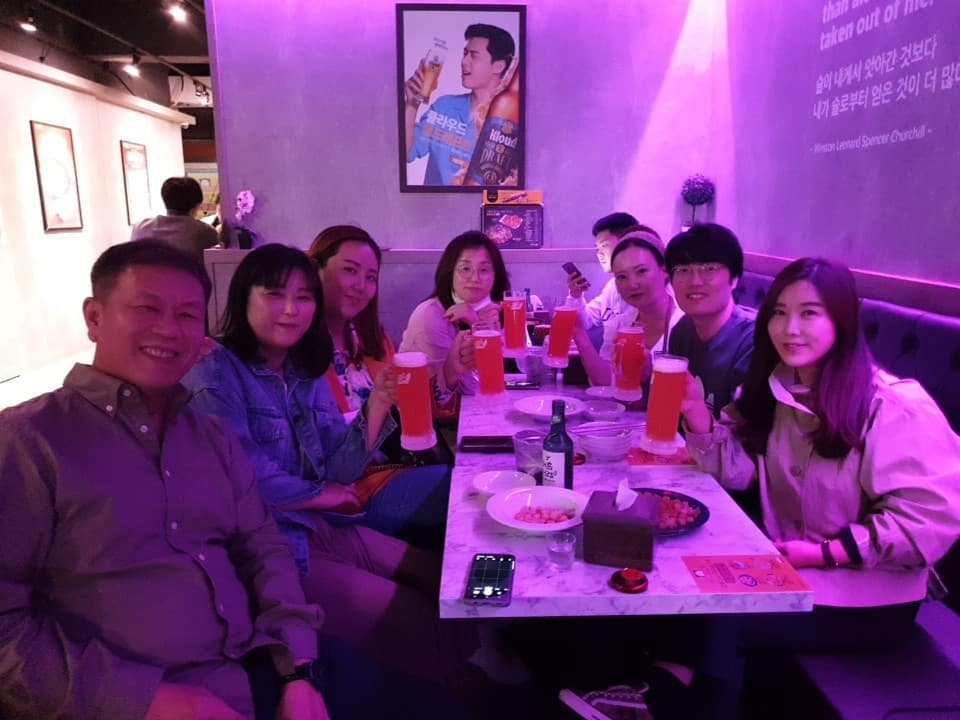 공인중개사 공부하며 서로에게 큰 의지가 되었던 우리 공인모 동기모임.

이제는 찐한 인연이 되어 보기만 해도 행복한 사람들이 되었네.

서로의 앞날을 진심으로 응원해주는 사람들이 옆에 있다는건 참 감사한 일.

오래오래 함께 합시다.

#공인중개사 
#공인모
#공인모클럽
#공인중개사모임
#서초동부동산
#호매실
#수원맘
#강남공인중개사