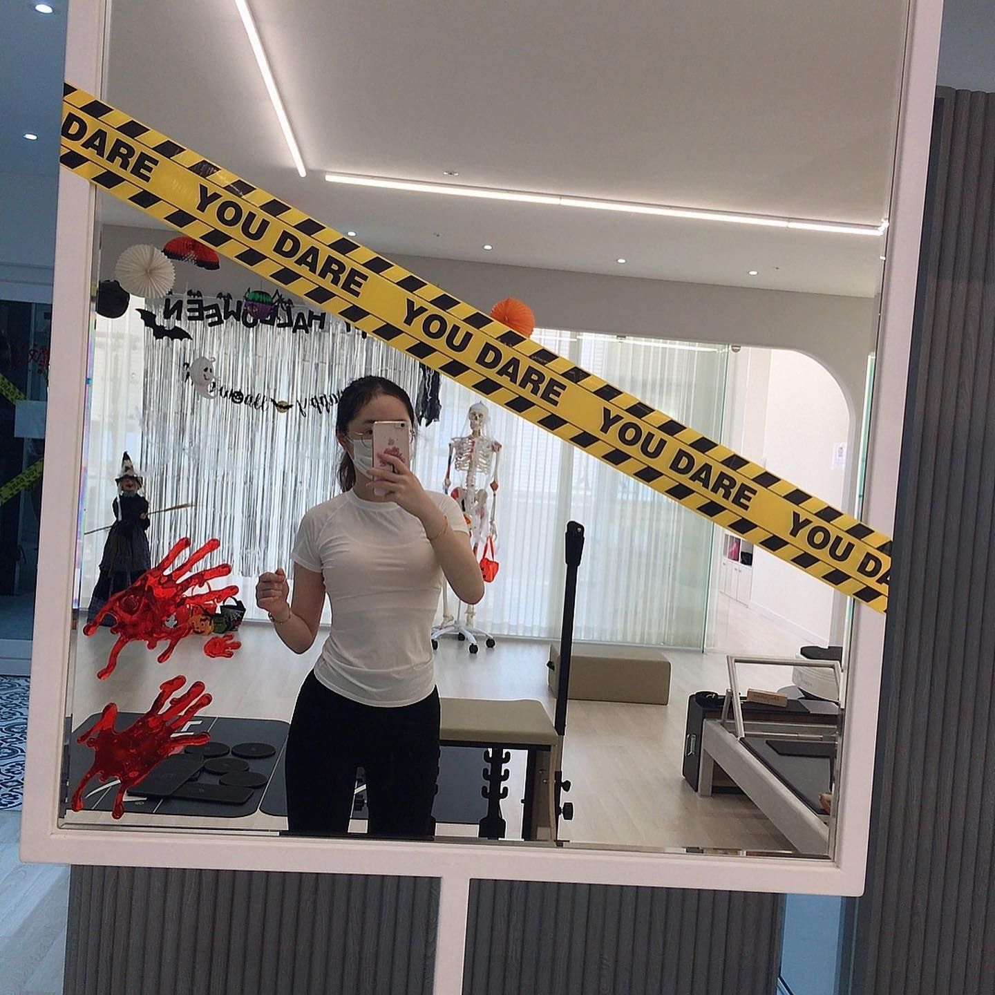 휴무엔 무조건 운동이지!!>_<💪🏻💪🏻
(아침일찍부터 바렐만 2시간..ㄷㄷ 저질체력현지공주ㅜㅜ예쁜강사님께서 매번 너무 잘가르쳐주셔서 감동..내 근육들도 감동의 쓰나미ㅎㄷㅎㄷ ㄷㄷㄷ🥶)

#김해 #직장인 #사회초년생 #휴무 #일상 #건강 #챙기기❤️ #쌩얼주의 #운동하는여자 #운동중독녀 #대기구필라테스 #필라테스 #운동스타그램 #김해필라테스 #필라테스연구소 #필라랩 #바렐 #바렐운동 #운동기록 #필라스타그램 #하체운동 #복근운동 #골반교정 #골반미녀 #골반깡패 #개힘듦🐶 #살려죠😱