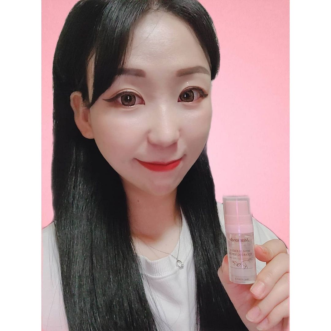  “#제품제공 🌹  마몽드 브랜드 로즈 세럼 진정단 🌹 안녕하세요!😃 이번에 리뷰 해볼 제품은 마몽드 로즈 세럼 진정단 💗 <구성> 로즈 블레미쉬 클리어링 세럼 & 블루캐모마일크림 💝 너무 예쁜 마스크줄! 💓 제품을 처음 받고 패키지가…”