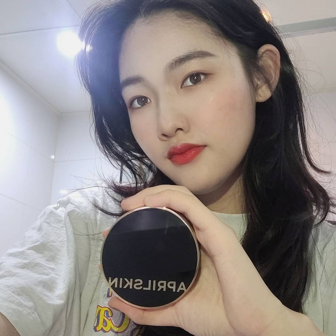  “#광고 @aprilskin_korea - 에이프릴스킨 쿠션 평소에 좋아해서 이때까지 나온 여기 쿠션 제품들 다 써볼 정도로 좋아했는데, 이번 매직수노우쿠션 3.0은 완벽한 모공커버, 24시간 커버 픽스가 가능해서 더 좋다! - #협찬 #에이프릴스킨…”