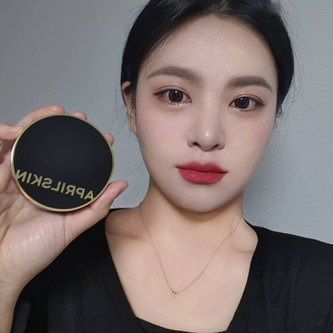 “#제품협찬 #매직스노우쿠션 @aprilskin_korea - 극강 커버력으로 330만개 완판된 베스트셀러 쿠션 - 완벽한 모공 커버와 24시간 픽스되는 커버력 - 에이프릴스킨만의 3중 커버 파우더로 완벽하게 커버 - 수분 세럼 베이스 44% 함유로…”