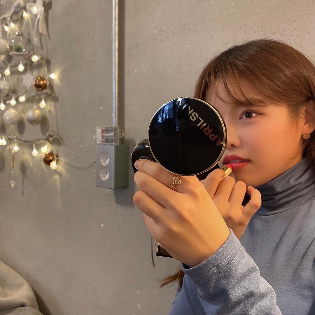  “❤️🧡💚💛💙 내 인생쿠션 #에이프릴스킨 #매직스노우쿠션 커버가 잘되서 컨실러가 따로 필요없고 촉촉한게 완죤 내…”