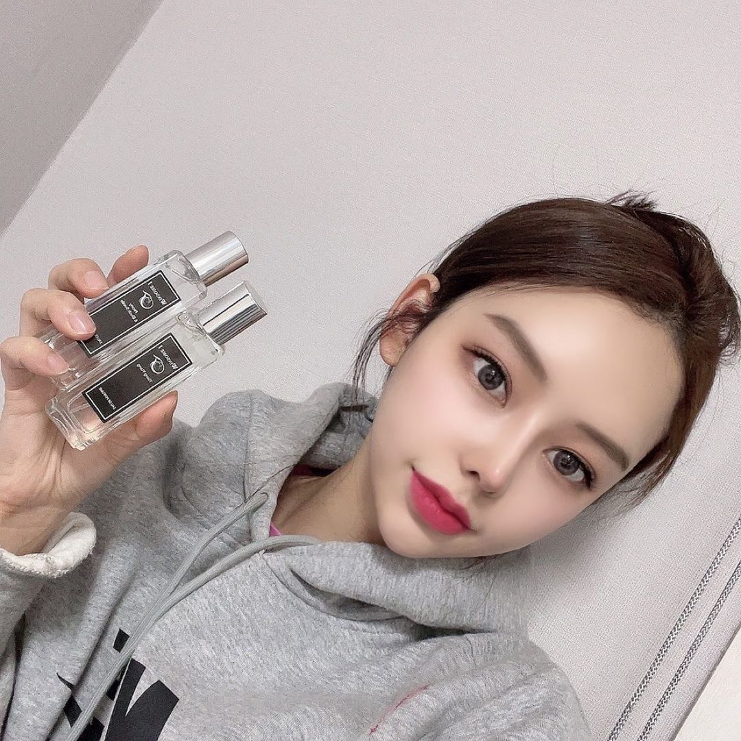  “#협찬 탈취력이 99%인 #원썸제이섬유향수 달달한 향과 여성스러운 향인 #피오니앤블러쉬스웨이드 , 파우더리한 느낌의…”
