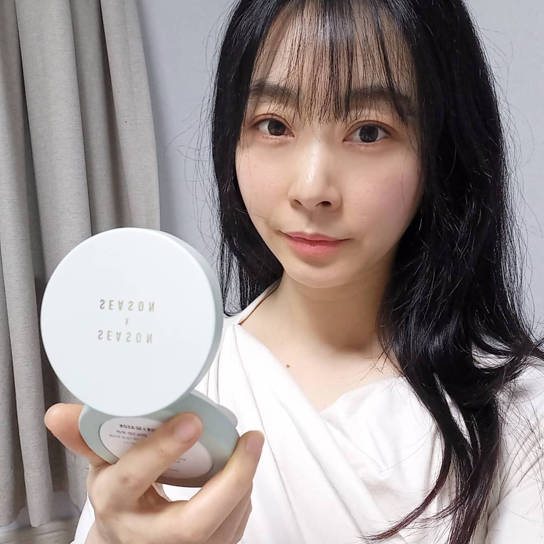 “#광고 깃털처럼 가벼운 쿠션🤍시즌한정으로 겨울에도 촉촉🌿시즌바이시즌 솜털쿠션😍 와~요거요거 진짜 부드럽게 착 밀착되고 진짜 이름처럼 가볍고 솜털같이 피부에 내려앉네요😍 수분감도 충만하면서 흡수되면 피부에…”