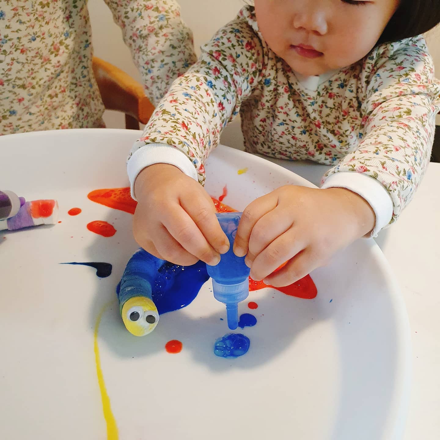 #우우남매집콕놀이🌸

그렇게하는거 아니거든?
맞거든

결국 끝은 말싸움 🤣

4살과 말싸움에 질꺼같은 느낌

#멋진내딸
#나닮은너가
#자랑스럽다