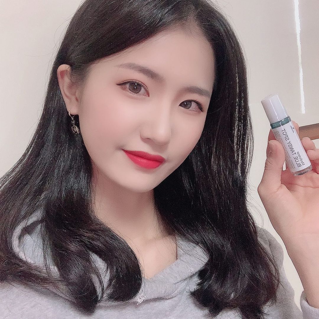  “#협찬 [키라벨] 메디클리어 블루탄지 스팟 10ml 매직 데이 다가오면 피부 자주 뒤집어져서(tmi) 티트리 오일 달고 사는데, 기존에 내가 쓰던 건 면봉으로 찍어서 써야 했는데 이 제품은 롤링 형식으로 되어 있어서 사용하기…”