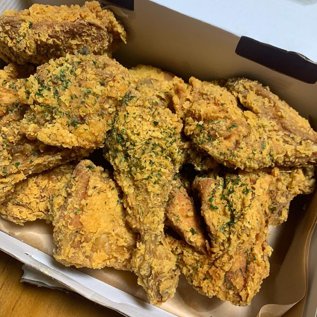  “생활맥주에서 만든 치킨배달 브랜드! 생활치킨 🐔 웬만한 브랜드 치킨보다 맛있다는 사실 🤭🤭 살짝 매콤함도 느껴지는…”