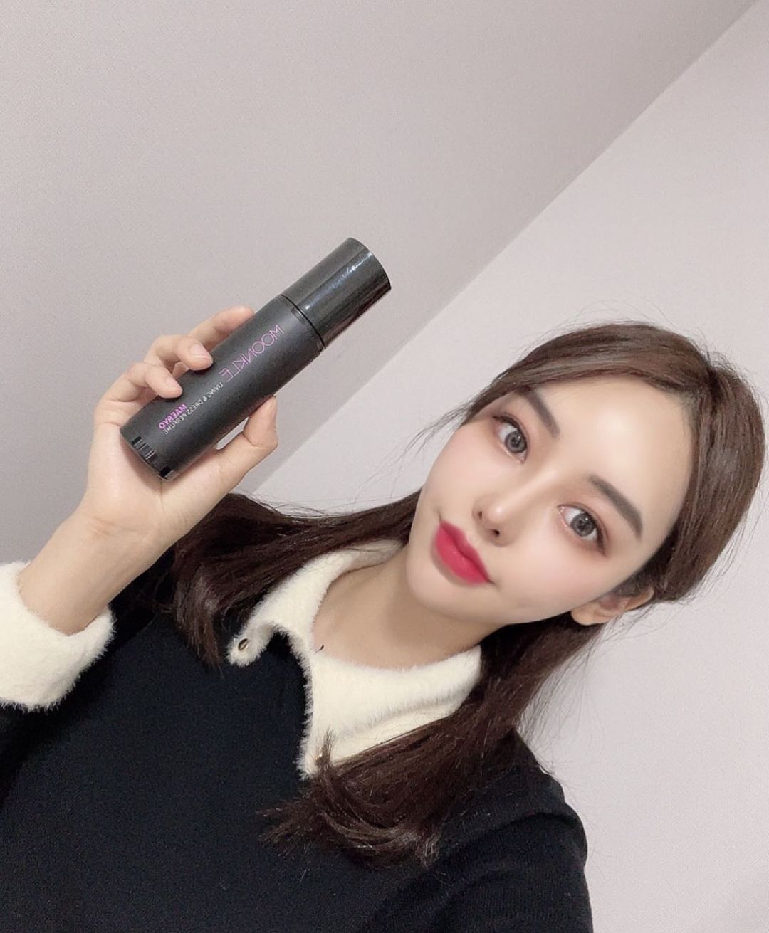  “프로폴리스 추출물로 항균력도 뛰어나고 오드뚜왈렛급 부향률로 4-6시간동안 향이 유지되고 정전기까지 방지해줘요! 향도 과하지않은 #뭉클섬유향수 #섬유향수 #섬유탈취제 #드레스퍼퓸 #룸스프레이 #협찬”