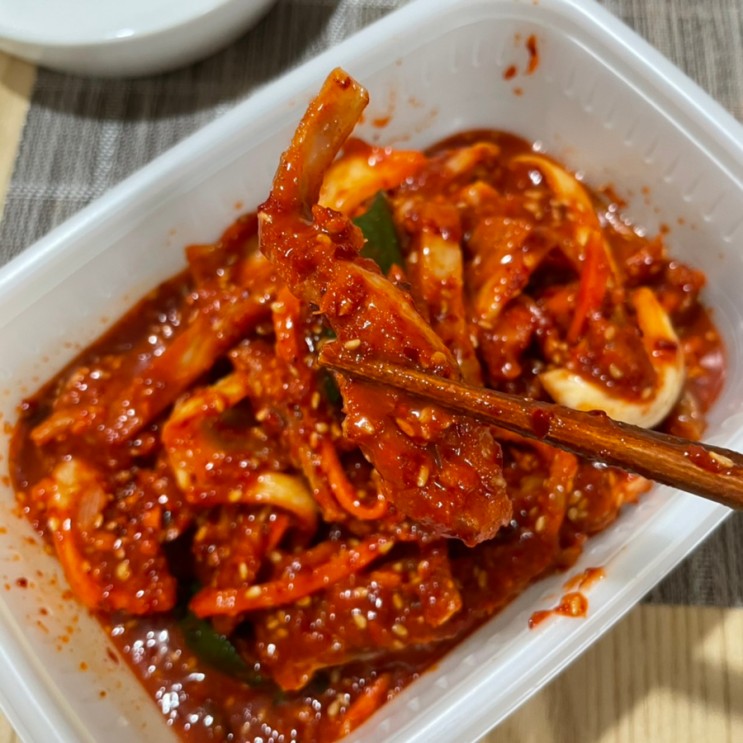 [파주 금촌 홍어무침 맛집 이젠 택배로: 금촌홍어집 향긋한 미나리 홍어무침]