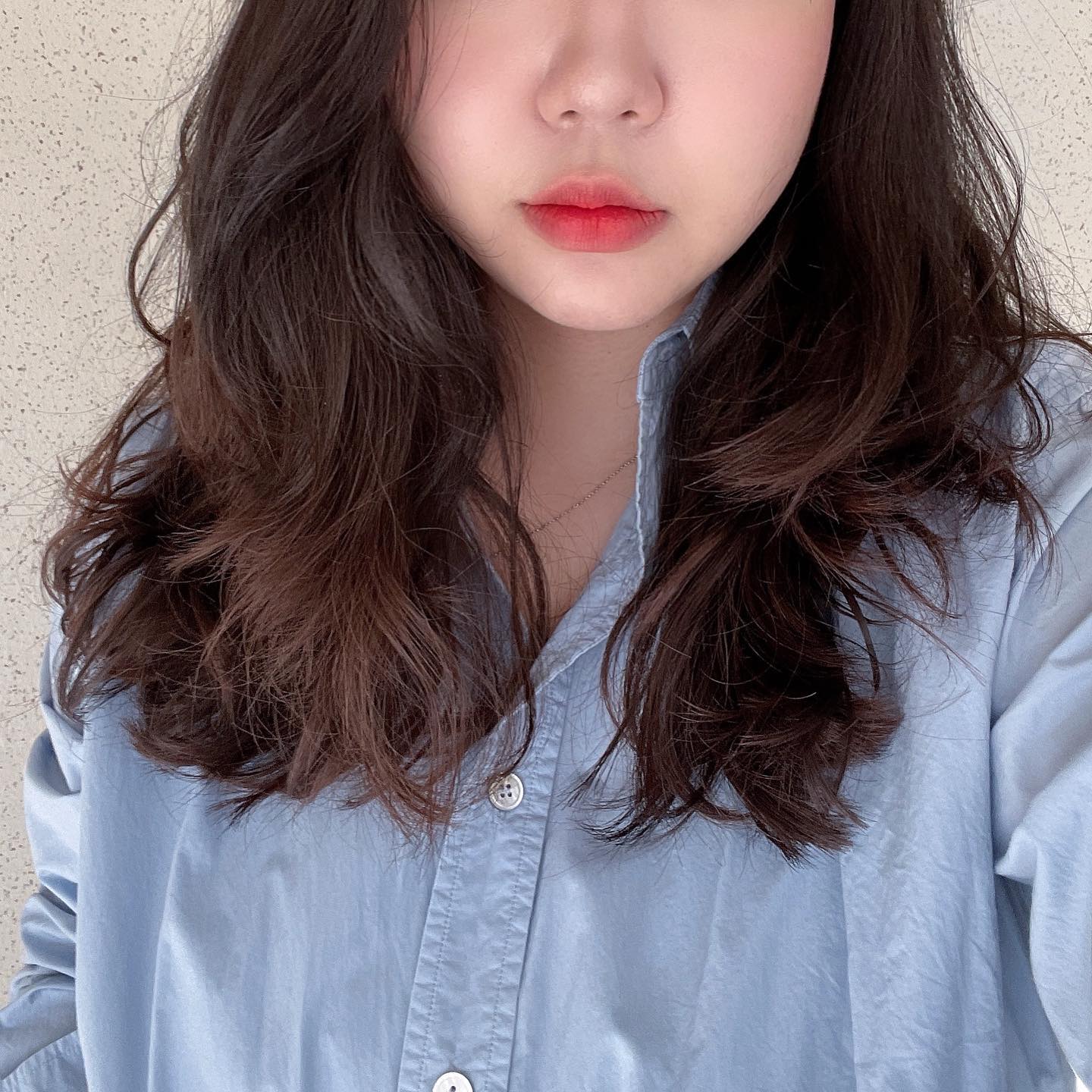#오늘의쏠리 #블러셔해쏠 #입술발라쏠
.
.
☺️ #홀리카홀리카 구형 #스윗핑크 #비터피치
.
💄 #부르주아 #베쥬아크로케 + #레어카인드 #코랄해빗 + #딘토 #110 #펑키랭보
.
.
오늘 메이크업 아주아주 맘에들어요💕