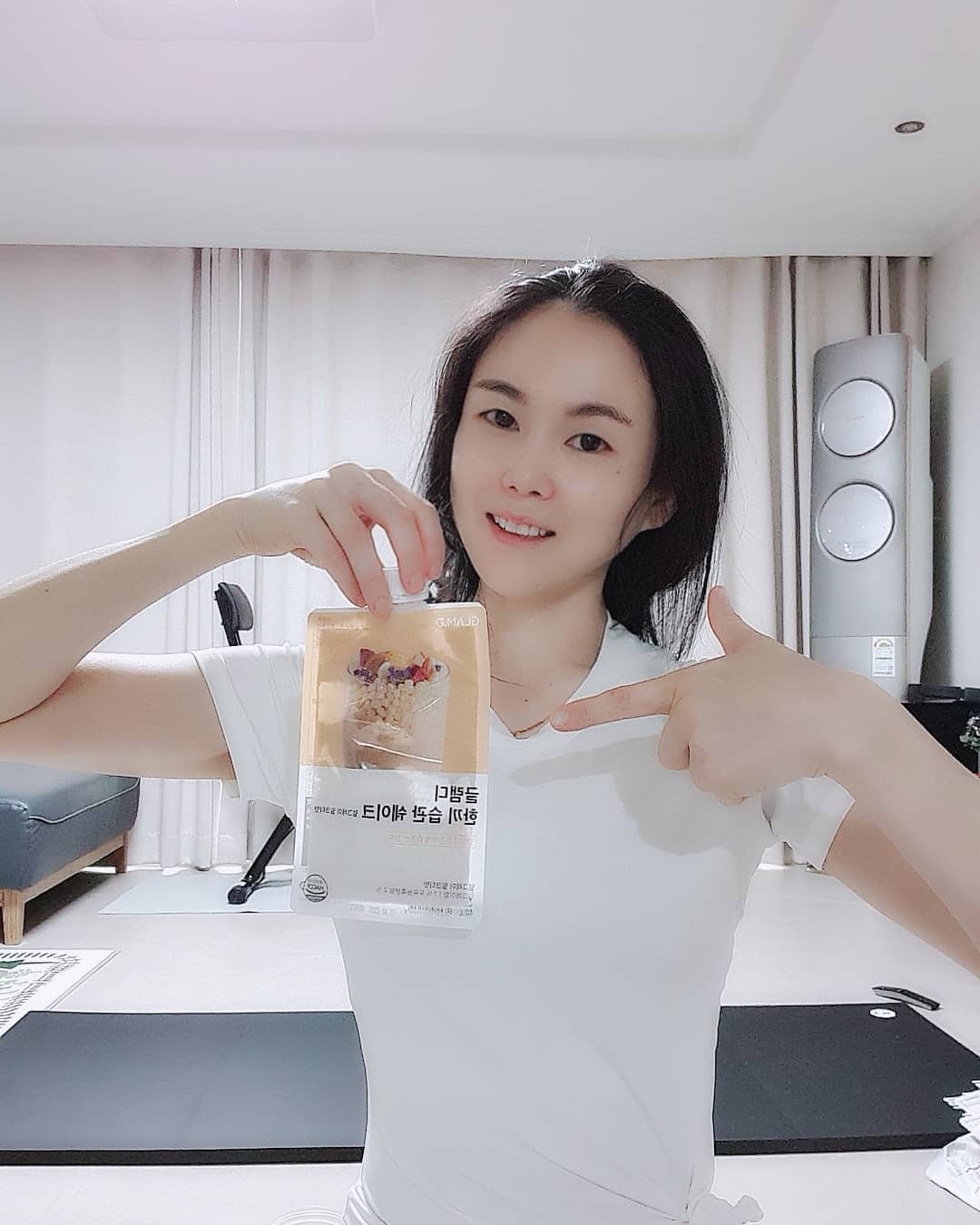  “#협찬 오늘아침은 가볍게 #글램디한끼습관쉐이크 얼그레맛 홍차의 진한맛을 그대로담은 깊고 부드러운 얼그레이맛이라완전JMT 물만넣어도 유청 분말 함유로 우유를 넣은것처럼 맛있어요 현미 렌틸콩 아몬드 단백질볼함유로 씹는맛도있고 씹는재미도있고…”