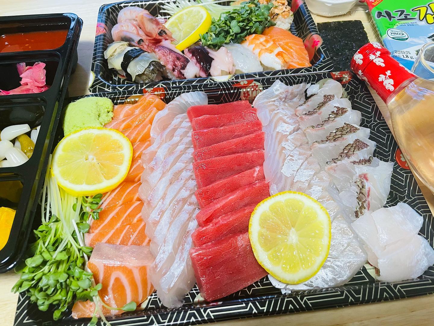 목욜술상

우리집에서 유일하게
시켜먹는 숙성횟집🧡

소짜 감질맛나길래 둘이서
3-4인분 중자 주문했는데...
남겻😂😂

신선하게 먹으려는 우리의 노력🌟ㅋㅋㅋㅋ아이스팩활용