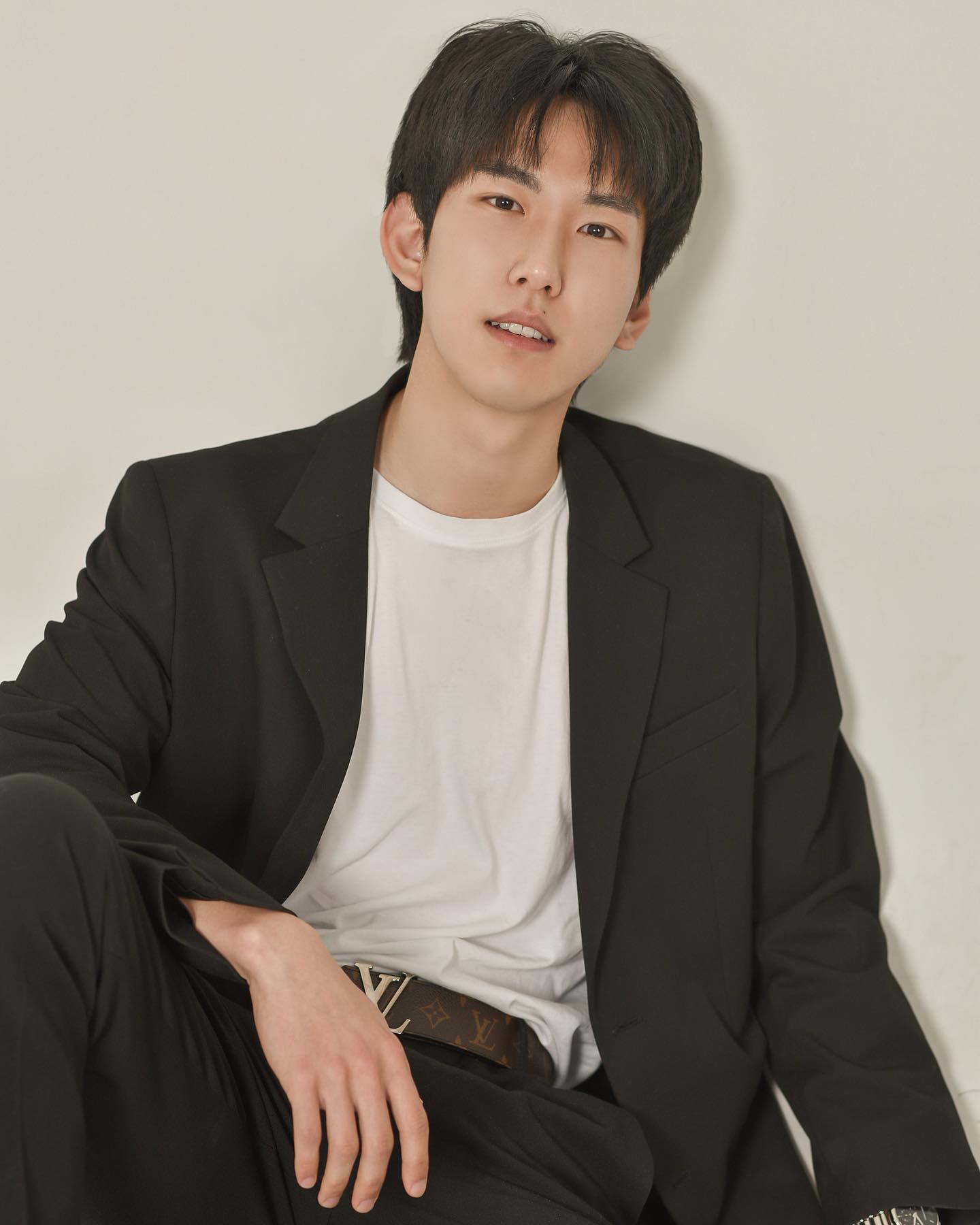#협찬 <천안 럽미 스튜디오>
이미 유명한 천안 숨은 증명사진 맛집 다녀왔습니다
사장님이 너무 친절하시구 장난스럽게 
대화도 나누고 하다보니
금방 촬영 끝나더라구요📸
촬영이랑 보정도 잘 해주셔서 너무 감사드립니다⭐️

럽미스튜디오에서는 프로필사진과
바디프로필 그리고 고객이 원하는 느낌으로 사장님이 찍어주셔서
더 좋아요 불당동 증명사진 맛집 추천드립니다👍

stay_byloveme 사장님 감사합니다💙

#협찬 #천안사진관 #불당동핫플 #불당동데이트코스 #천안스튜디오 #천안증명사진 #천안카페 #불당동데이트코스 #불당동사진관 #불당동핫플 #불당맛집 #불당카페 #불당사진관 #천안데이트코스 #천안핫플 #럽미스튜디오 #천안프로필사진 #불당동증명사진 #instadaily #sections #igers #koreanstudio #selfstudiomirrorselfielfl