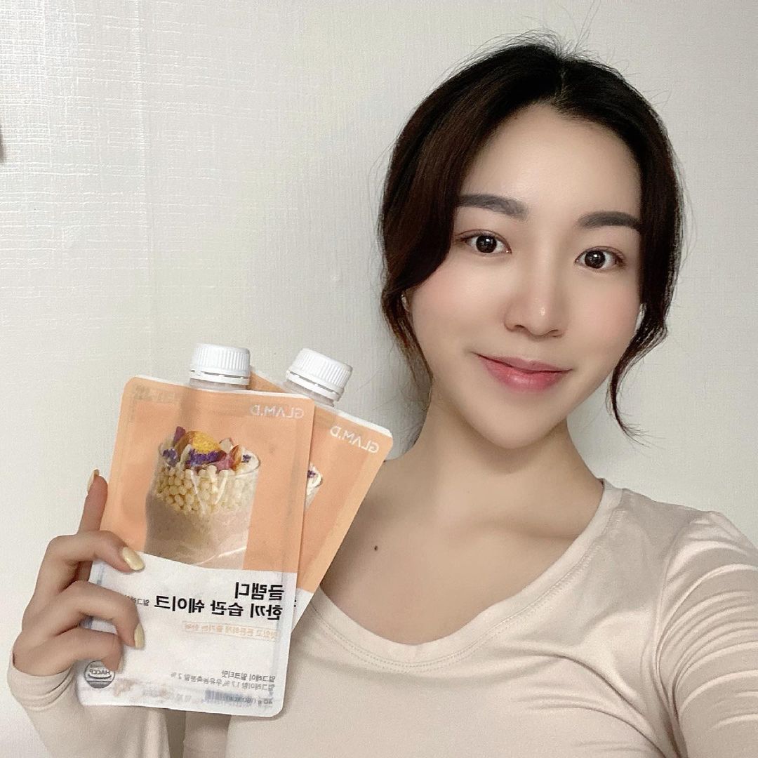  “#협찬 @glamd_official 글램디 한끼 습관 쉐이크 밀크티 맛🧋 밀크티덕후도 이제 칼로리 걱정없이 건강 챙기면서 밀크티마실 수 있다구요 🤎 #글램디한끼습관쉐이크 얼그레이 밀크티는 160kcal로 아침식사 대용으로 먹기 좋고 우유에…”