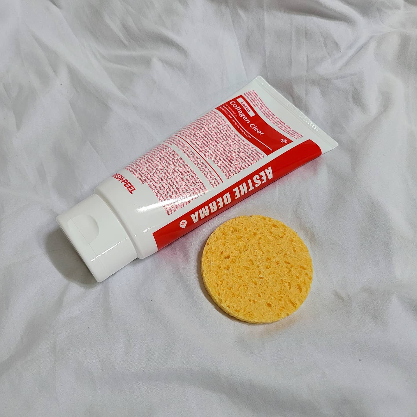 #제품협찬 #메디필 

300ml 대용량이라 마음놓고 사용할 수 있는 메디필의 유산균 콜라겐 폼이에요! 
거품이 풍성하고 부드러워 사용감이 너무 좋고 세안 후 피부결이 개선된게 느껴져요☺ 
모공 속까지 깨끗이 클렌징 해줘서 상쾌한 세안 가능‼️
요고 사용하고 속당김이 없어졌어요🙊 (앞으로 폼클렌징은 너로 정했다.)
자극없이 모공케어 원할때 추천해용

#레드락토콜라겐클리어 #아기모공클렌저 #손담비클렌징 #손담비클렌징폼 #얼루어
#뷰티스타그램 #뷰스타 #코스메틱