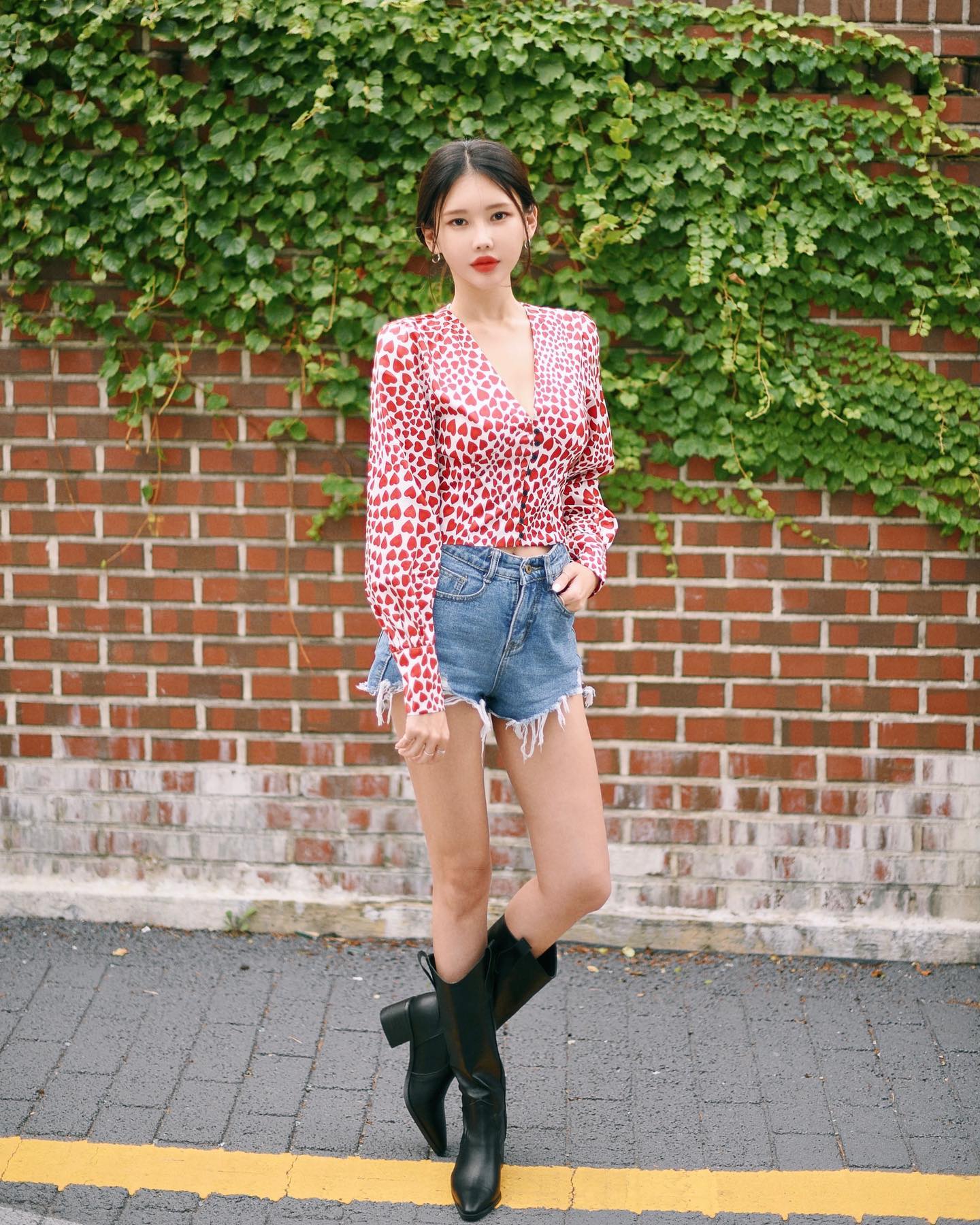 ⠀
오늘 초복이라
날씨 갠거보소…
다들 삼계탕 먹어용🙌🏻
해피주말♥️
⠀