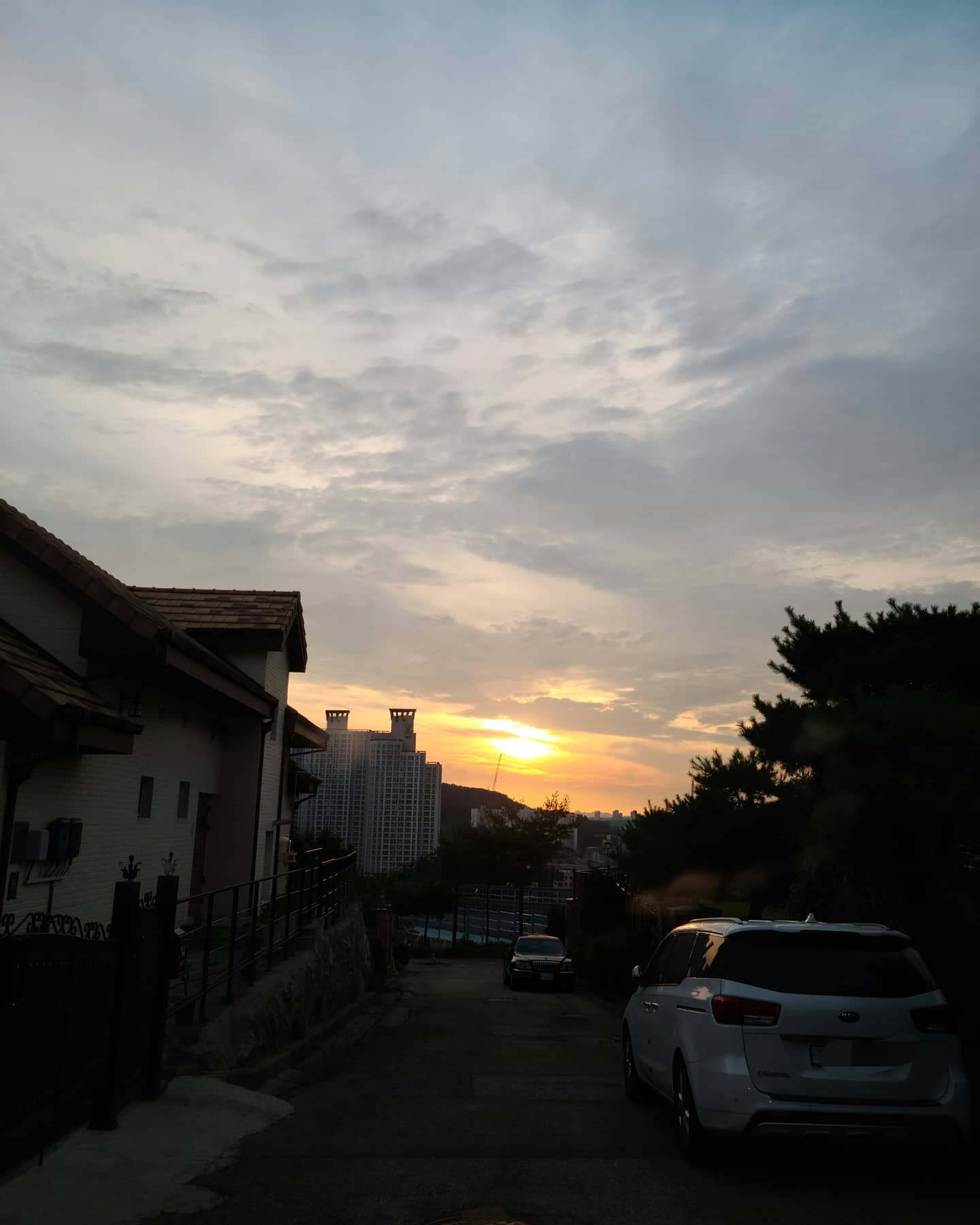 #210713 #오늘하늘 #노을 #구름 #하늘 #하늘사진 #여름하늘 #우울감성