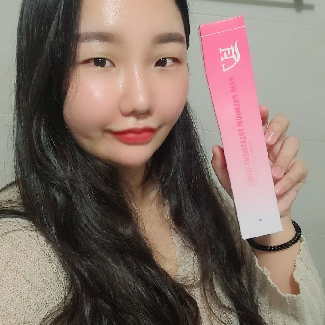 Kim se hee 세힣 on Instagram: “#광고 지만 최애템될거같은 H7헤어 트리트먼트!! 평소 머리가 길고 얇고 가볍게 날리는 모발이라 트리트먼트 에센스 헤어팩 등 사용안해본게 없는데 마침 좋은기