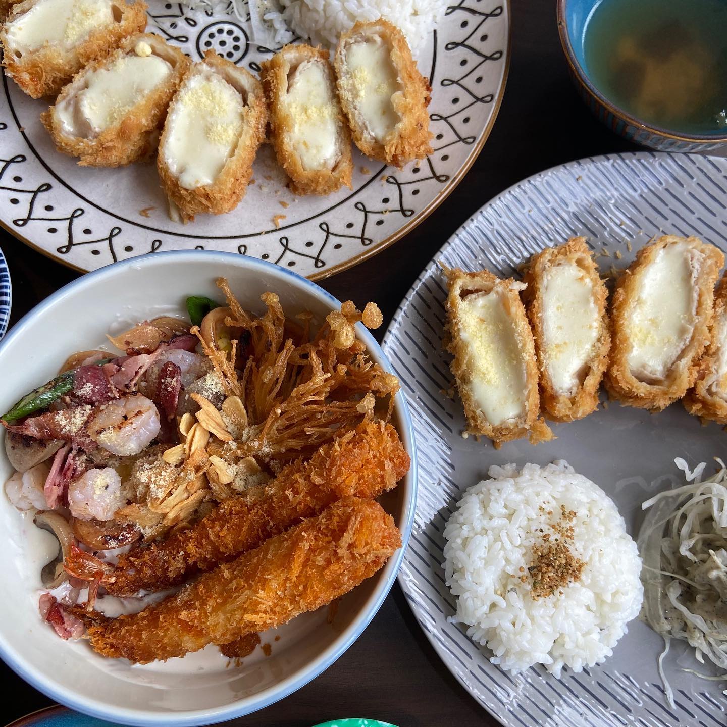 -
양림동 맛집
함냐함냐

치즈돈까스
치즈가 엄청 들어있고 맛있는!!!!
겉은 바삭바삭하고 퀄리티 좋아요

새우크림덮밥
크림의 맛과 재료의 맛이 잘 어울리고 맛있었어요!
먹으면서도 친구랑 맛있다고 감탄했던

#함냐함냐#양림동맛집#양림동치즈돈까스