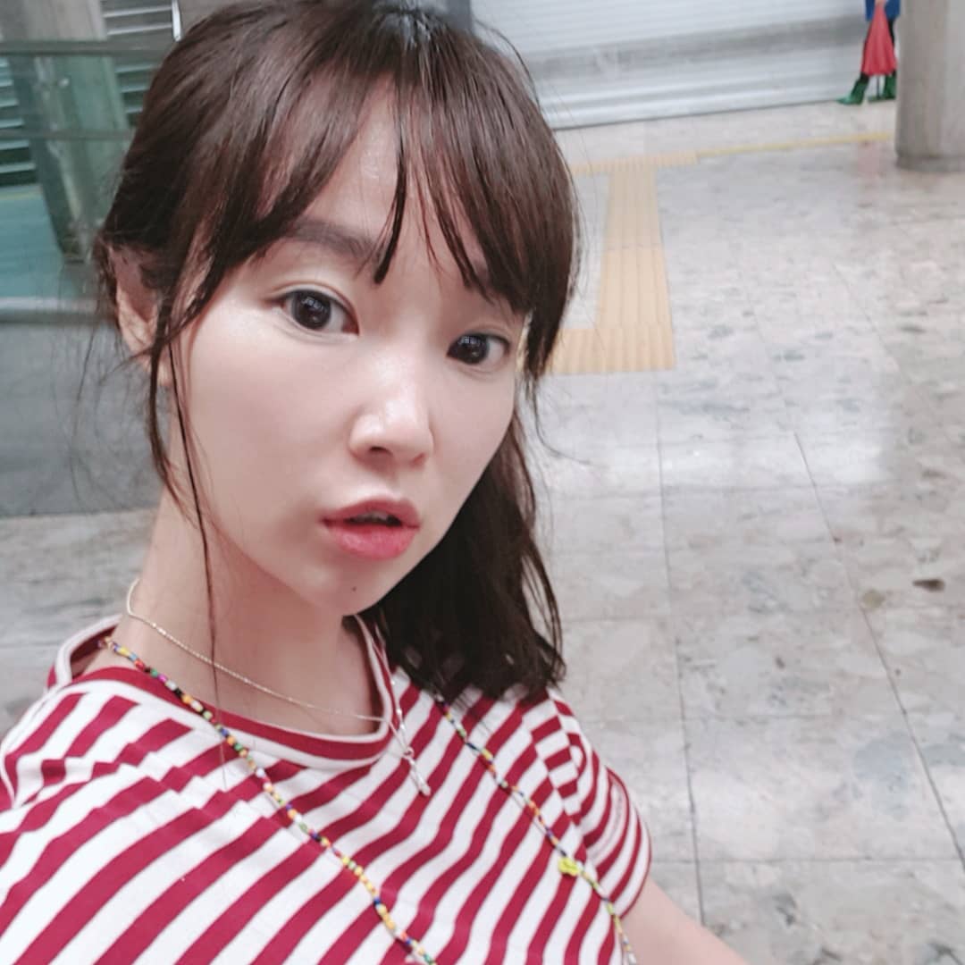 다들 더운데 잘 지내시나요???

숨이 헉헉 막힐듯한 더위네요...

회사는 춥고 밖은 덥고ㅋㅋㅋ

다들 냉방병도 조심!!!!

코로나도 조심해요 ♡

#안부인사#여름더위#에어컨빵빵#지하철1호선#냉방병#코로나백신#코로나탈출#더위탈출#건강조심#일상그램#소통이#인친해요❤️#목요일밤